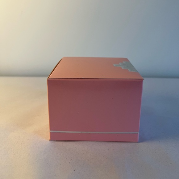 Rose Beige Loose Setting Powder by Charles of the Ritz - Picture 4 of 7